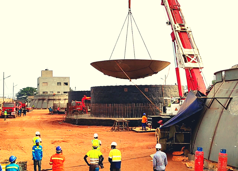 Levage, retournement et mise en place de sphère à gaz